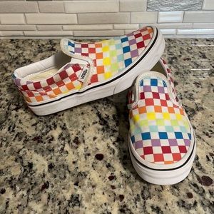 Very little use, a little dusty but great shoes.